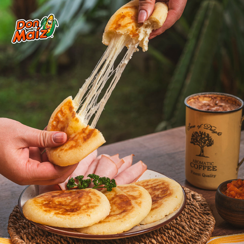 Arepas de Maíz Repletas de Queso